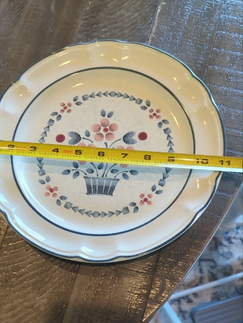 Vintage Floral Scalloped Dinner Plate - Cream with Blue and Coral